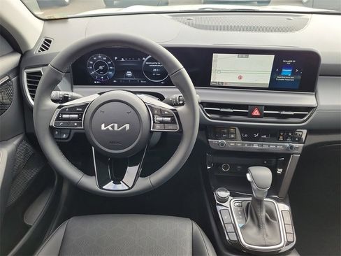 New 2026 Kia Seltos EX image 18