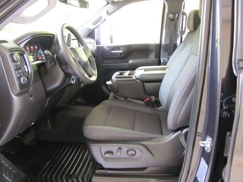 Used 2024 Chevrolet Silverado 2500 Custom w/ Custom Value Package image 13