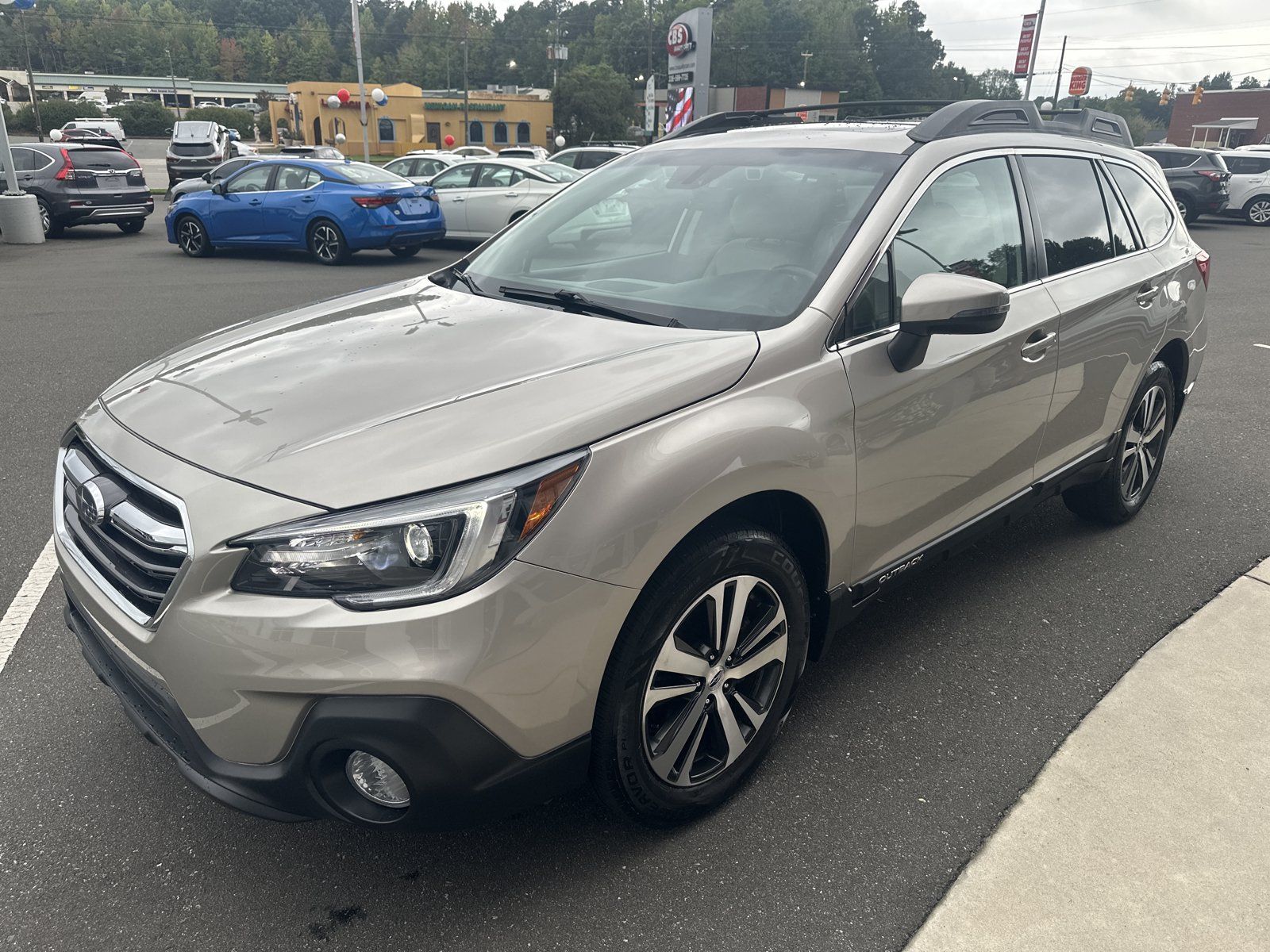 Used 2018 Subaru Outback 2.5i Limited AWD/4WD image 4