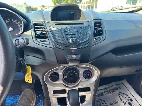 Used 2018 Ford Fiesta SE image 5