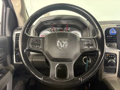 Used 2020 RAM 1500 Classic SLT w/ Luxury Group RWD image 18