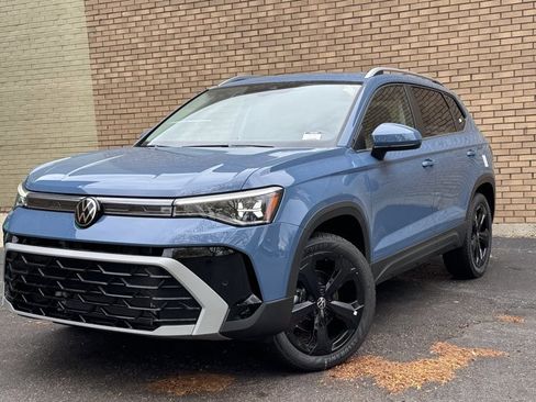New 2025 Volkswagen Taos SEL image 25