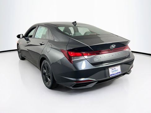 Used 2023 Hyundai Elantra SEL FWD image 7