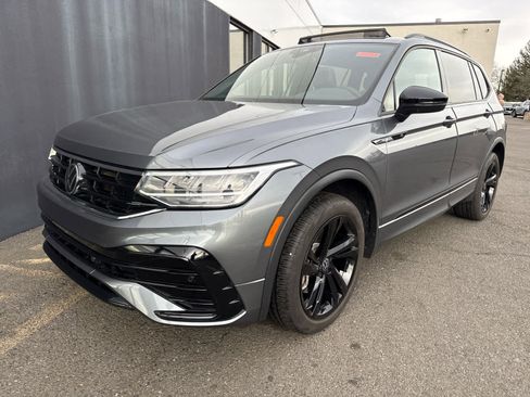 Used 2023 Volkswagen Tiguan SE R-Line image 2