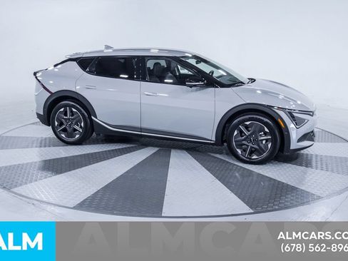 Used 2025 Kia EV6 Light w/ Light LR Technology Package RWD image 13