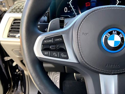 Used 2025 BMW X5 xDrive50e w/ M Sport Package image 22