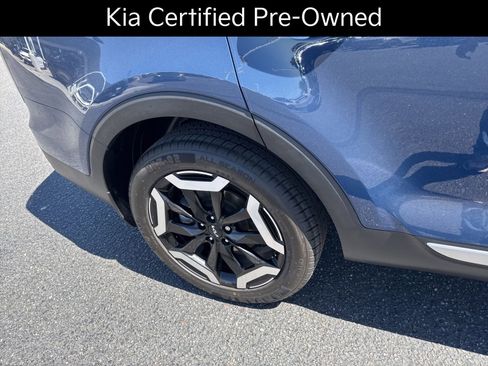 Certified 2024 Kia Telluride EX w/ EX Captain's Chair Package FWD image 21