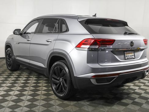 Used 2022 Volkswagen Atlas Cross Sport SE image 15
