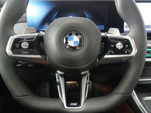 Used 2025 BMW 760i xDrive w/ Executive Package image 23