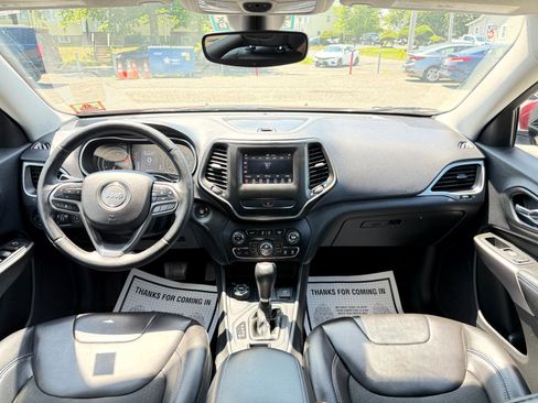 Used 2019 Jeep Cherokee Latitude Plus w/ Comfort/Convenience Group image 28