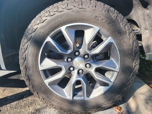 Used 2022 Chevrolet Silverado 1500 LT w/ All Star Edition Plus RWD image 8