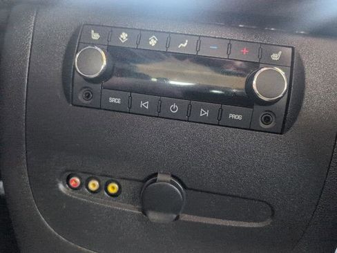 Used 2011 GMC Yukon Denali image 24