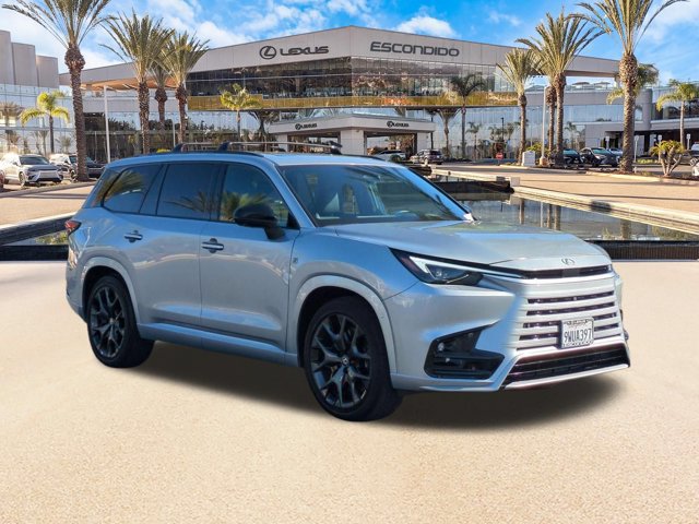 Used 2026 Lexus TX 500h AWD w/ Technology Package image 3