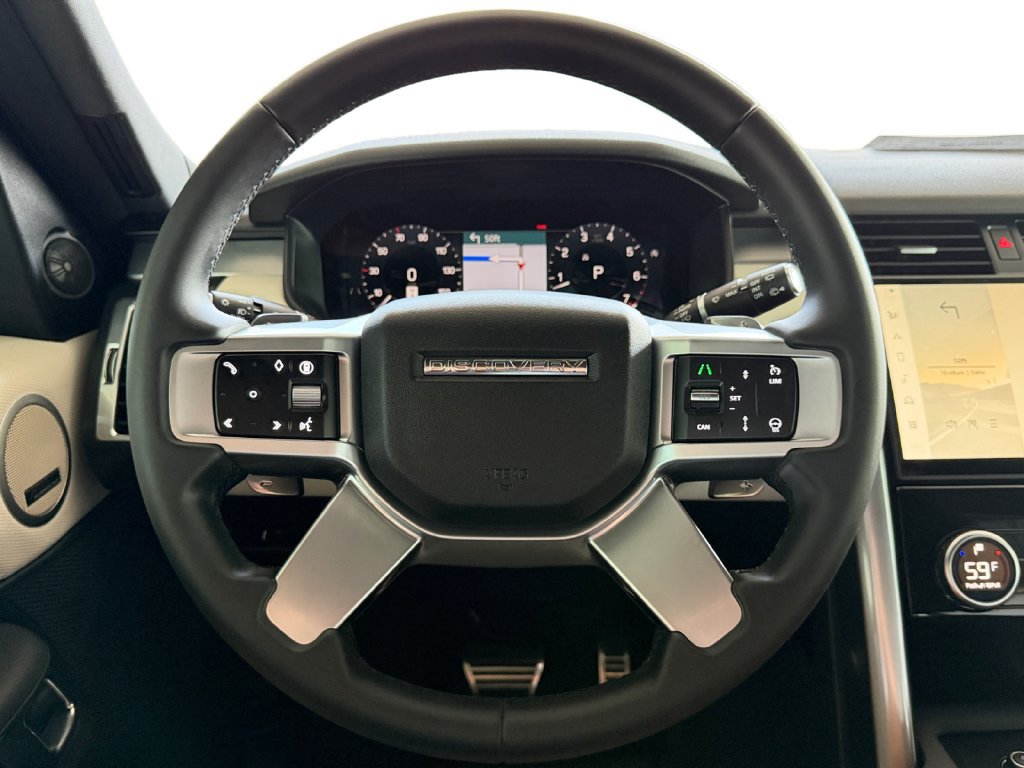 Used 2024 Land Rover Discovery Dynamic SE AWD/4WD image 13