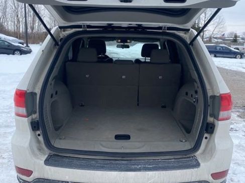 Used 2012 Jeep Grand Cherokee Laredo w/ Laredo E Group image 22