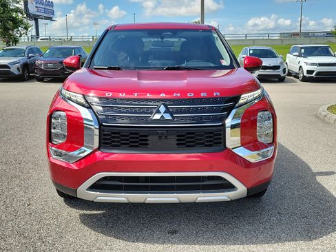 Used 2023 Mitsubishi Outlander SE FWD image 2