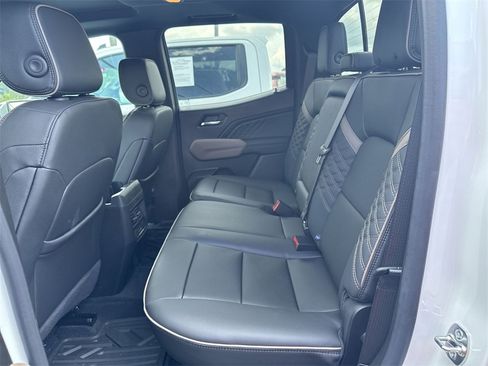 New 2025 GMC Canyon Denali image 29