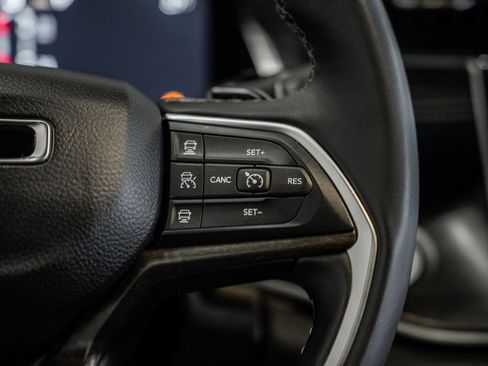 Certified 2024 Jeep Grand Cherokee L Limited image 31