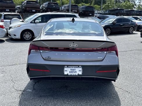 New 2025 Hyundai Elantra SEL image 6