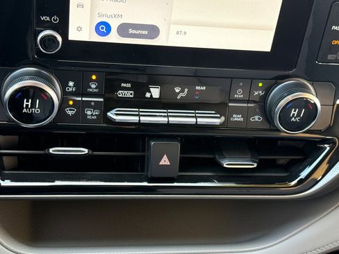 Certified 2024 Toyota Highlander LE image 24