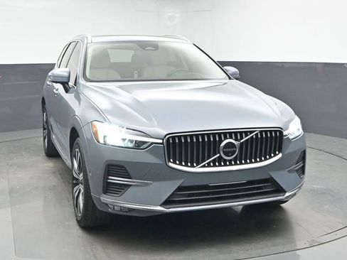 Used 2023 Volvo XC60 B5 Plus w/ Protection Package Premier image 2