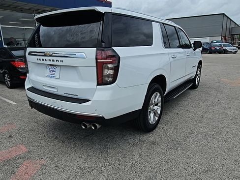 Used 2022 Chevrolet Suburban Premier image 7