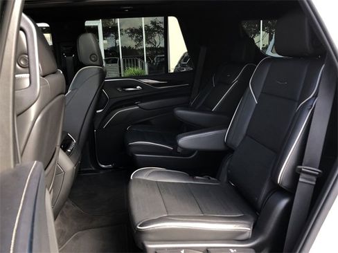 Certified 2022 Cadillac Escalade Premium Luxury w/ Performance Package image 30