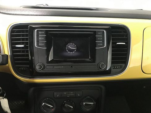 Used 2016 Volkswagen Beetle 1.8T S image 29