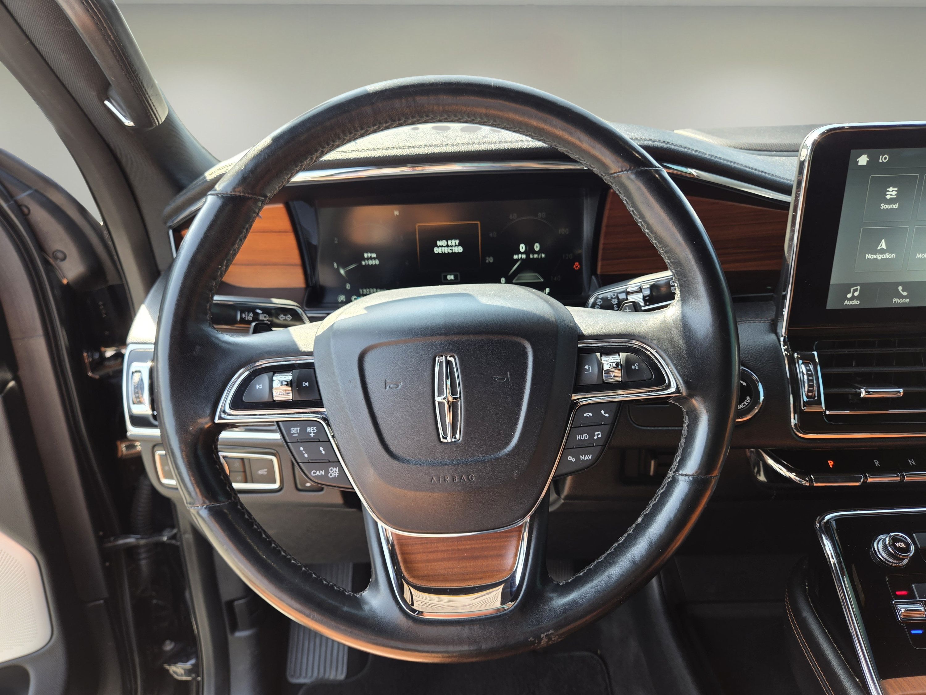 Used 2019 Lincoln Navigator L Reserve AWD/4WD image 16