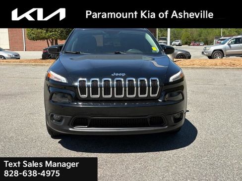 Used 2018 Jeep Cherokee Latitude Plus FWD image 2