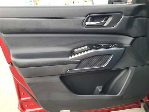 Used 2022 Nissan Pathfinder SL w/ SL Black Package image 16