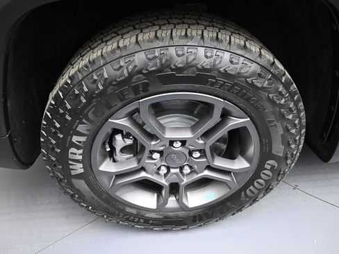 Used 2024 Jeep Grand Cherokee Trailhawk image 12