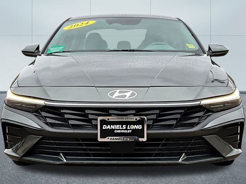Used 2024 Hyundai Elantra SEL w/ Convenience Package image 3