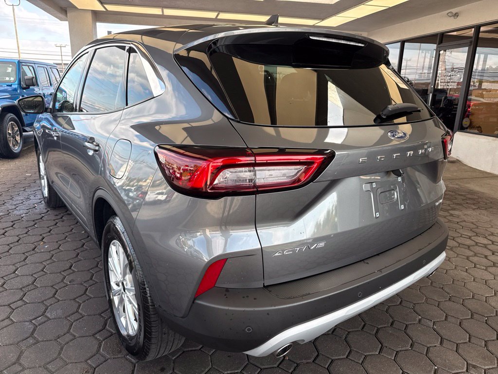 Used 2023 Ford Escape Active w/ Tech Pack #2 AWD/4WD image 8