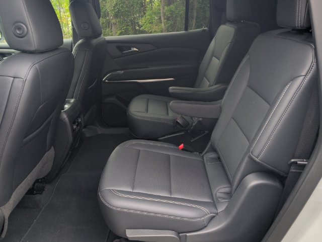 Used 2025 Chevrolet Traverse LT AWD/4WD image 34