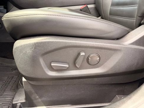 Used 2022 Ford Edge SEL AWD/4WD image 11