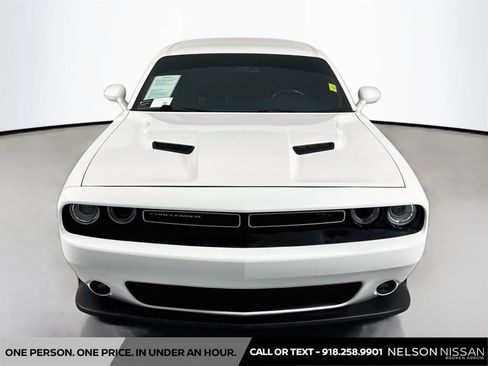 Used 2018 Dodge Challenger R/T Scat Pack w/ Leather Interior Group RWD image 2