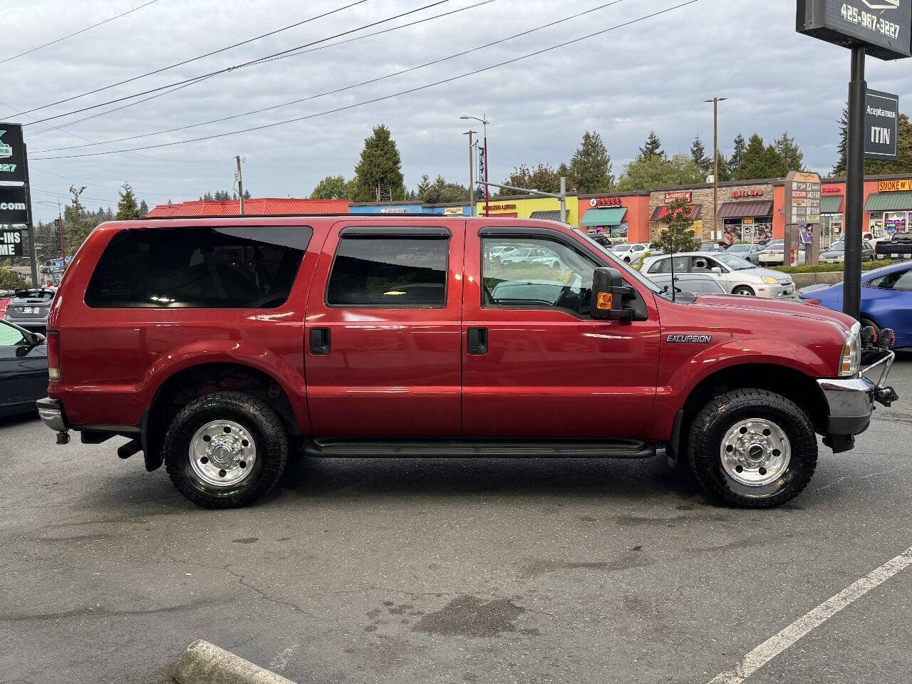 Used 2003 Ford Excursion XLT AWD/4WD image 9