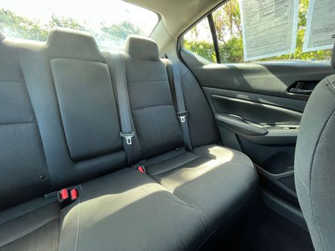 Used 2025 Nissan Altima 2.5 SV FWD image 36