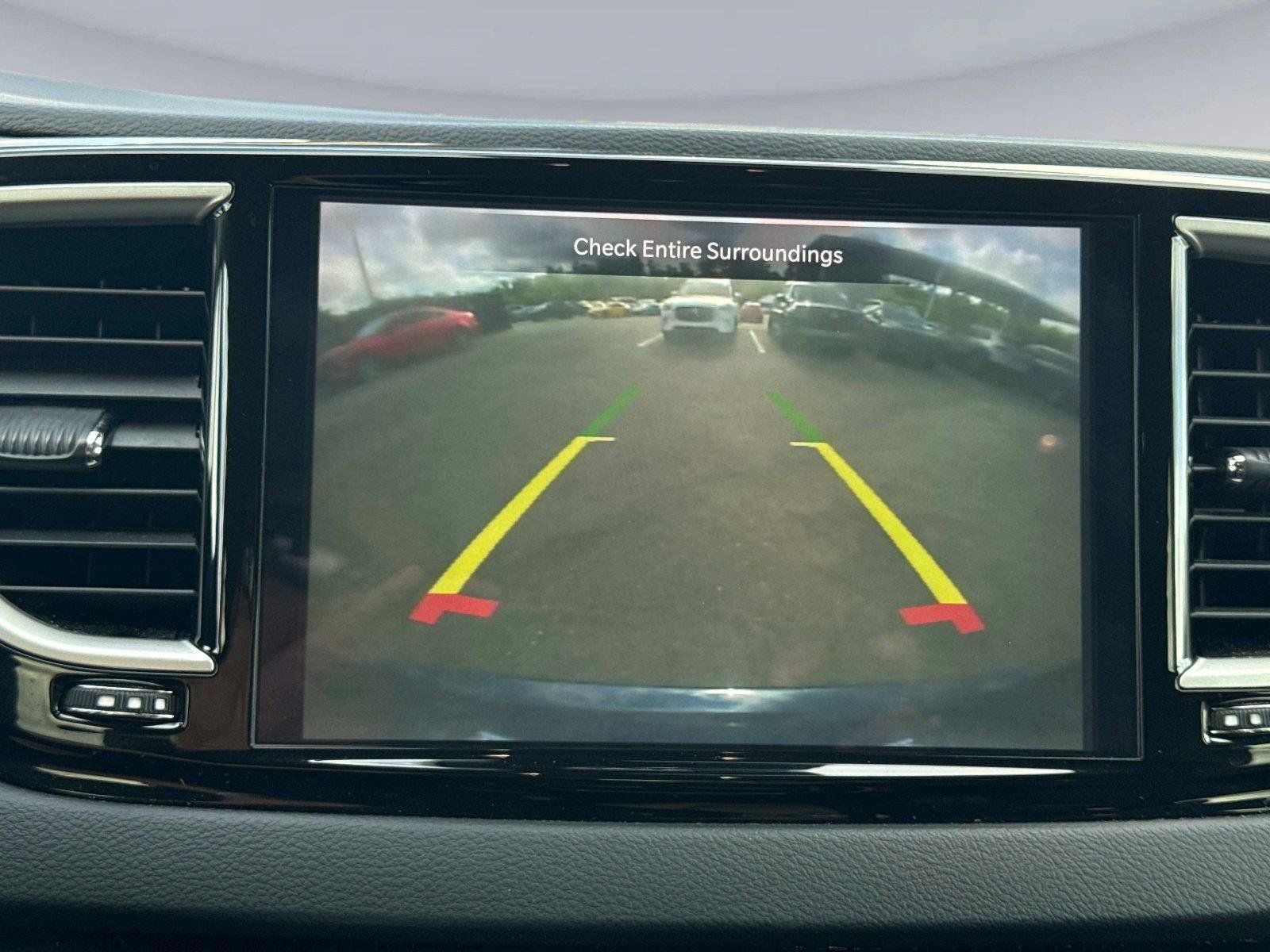Used 2023 Chrysler Pacifica Touring-L FWD image 24