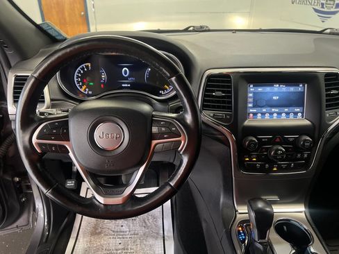 Used 2021 Jeep Grand Cherokee Laredo AWD/4WD image 20