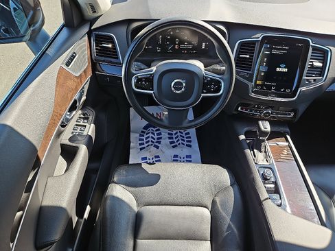 Used 2019 Volvo XC90 T5 Momentum w/ Advanced Package image 11