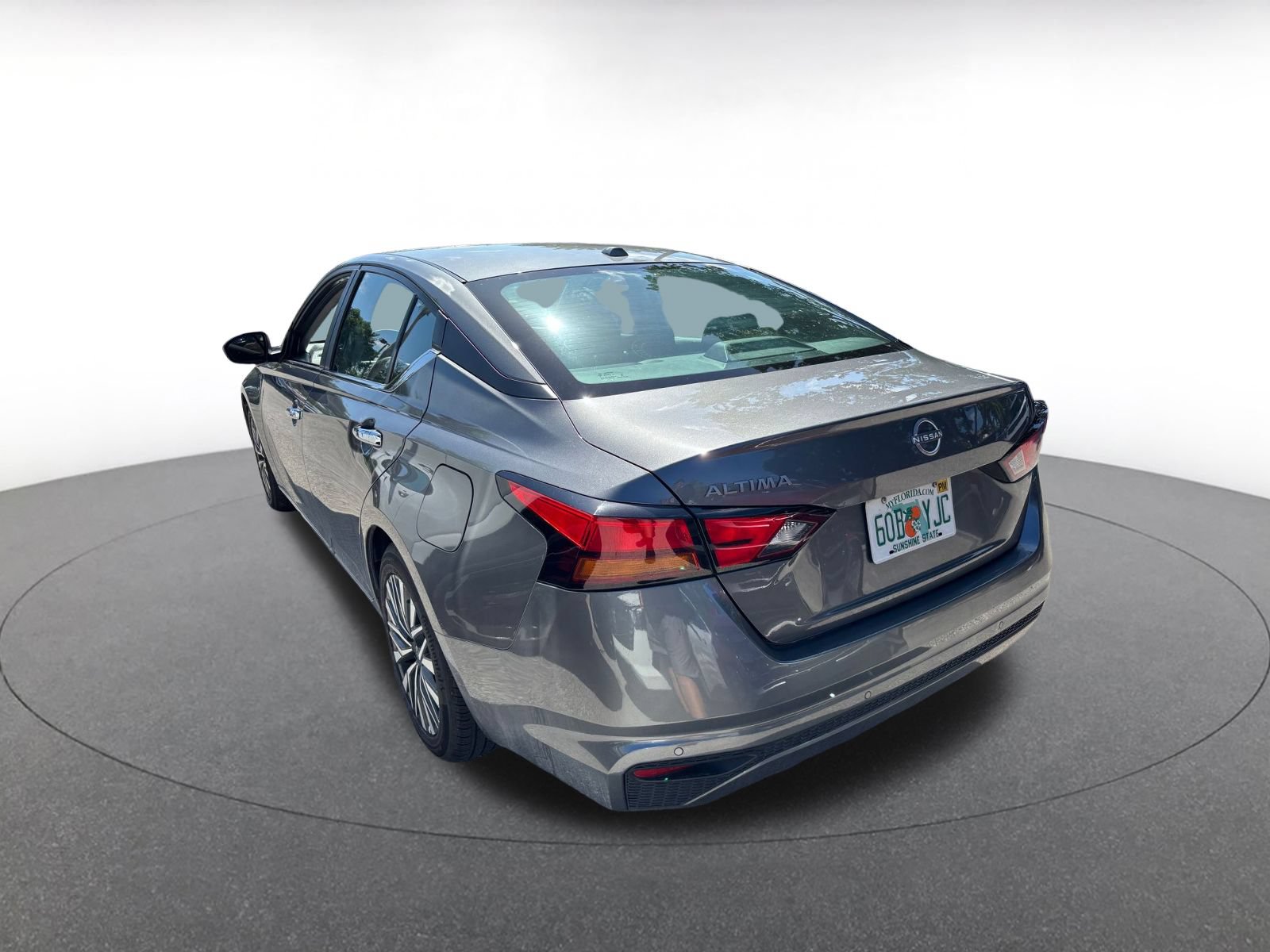 Used 2025 Nissan Altima 2.5 SV FWD image 8