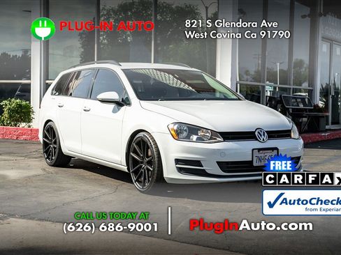 Used 2015 Volkswagen Golf S image 3
