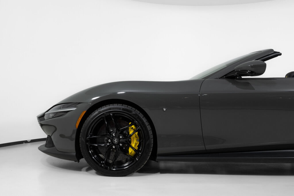 Used 2025 Ferrari Roma Spider RWD image 15