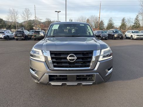 Used 2023 Nissan Armada SL image 2