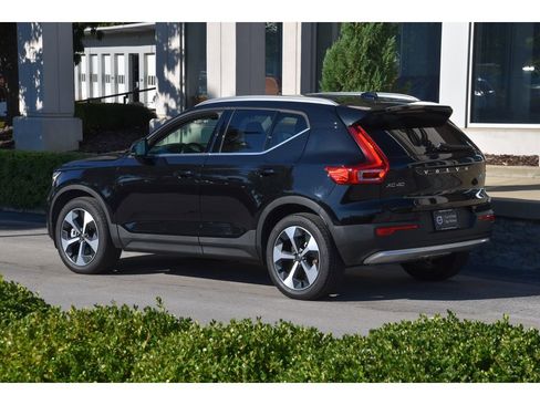 Certified 2025 Volvo XC40 B5 Core w/ Protection Package Premier image 5