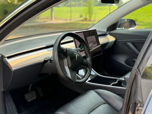 Used 2018 Tesla Model 3 Long Range RWD image 11
