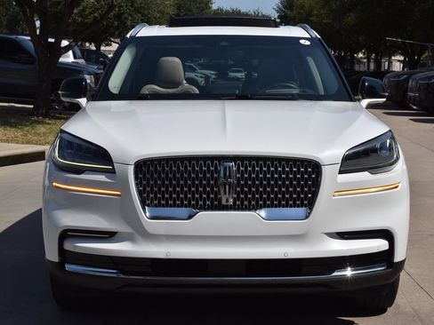 Used 2022 Lincoln Aviator Reserve w/ Equipment Group 201A AWD/4WD image 3