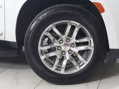 Used 2022 GMC Yukon SLT w/ SLT Premium Package image 17